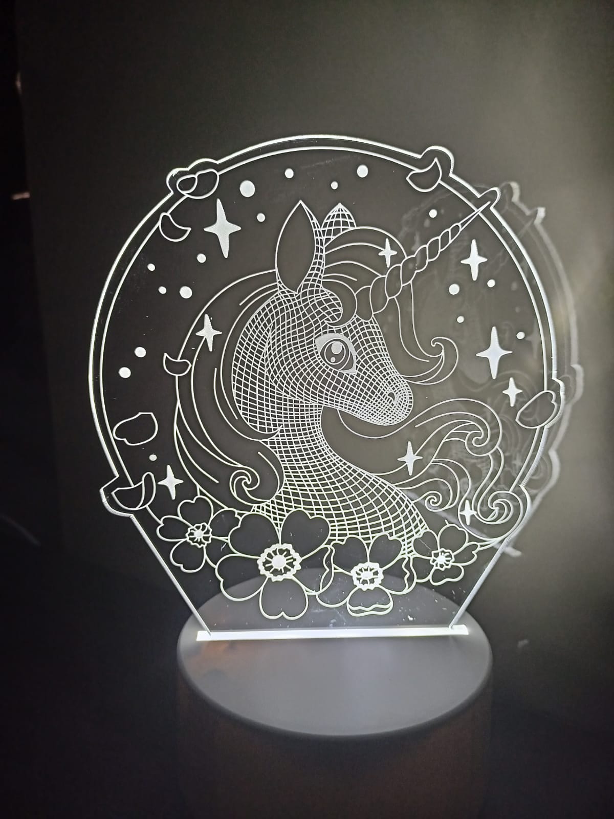Luminária Abajur Novo Unicornio Acrílico Led 3d Mesa Quarto Namorado Luz Presente Mãe Pai Filho Namorada Ilusão Optica