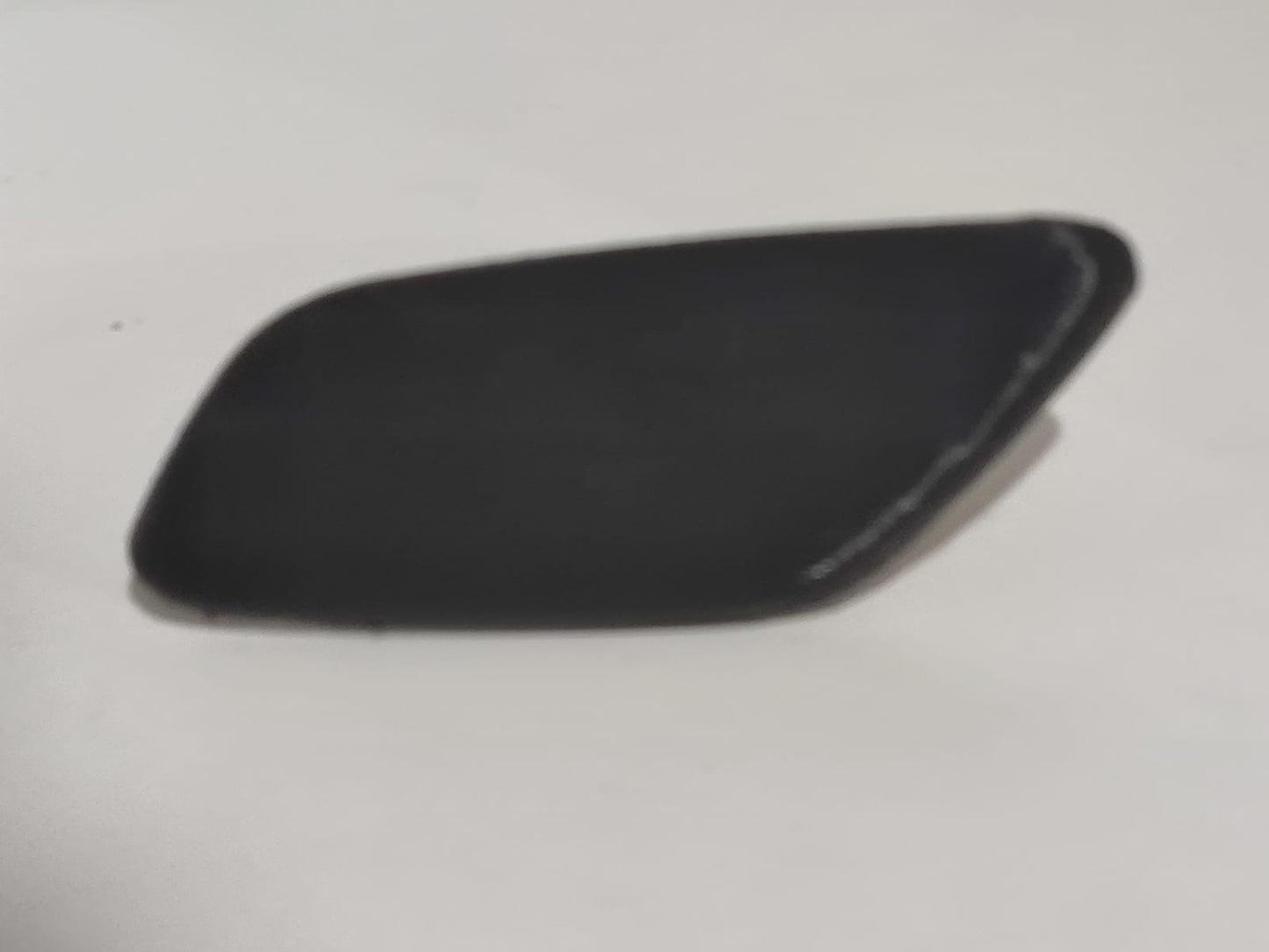 Tampa Parachoque Esguicho Limpador Farol Esquerdo Hilux Sw4 2012 2013 2014 2015 850450k130