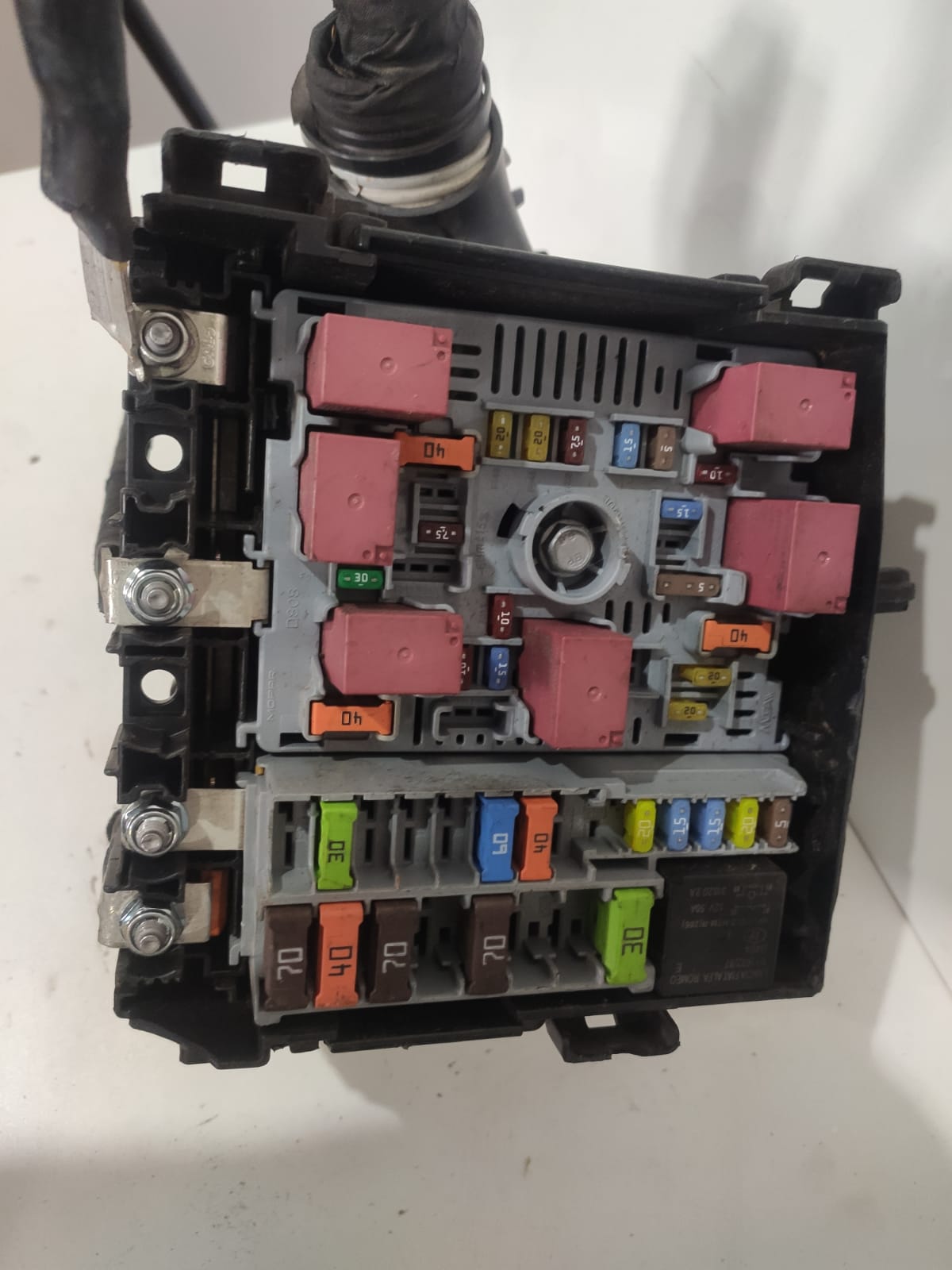 Caixa de Fusiveis Jee Commander Toro Compass 2022 2023 2024