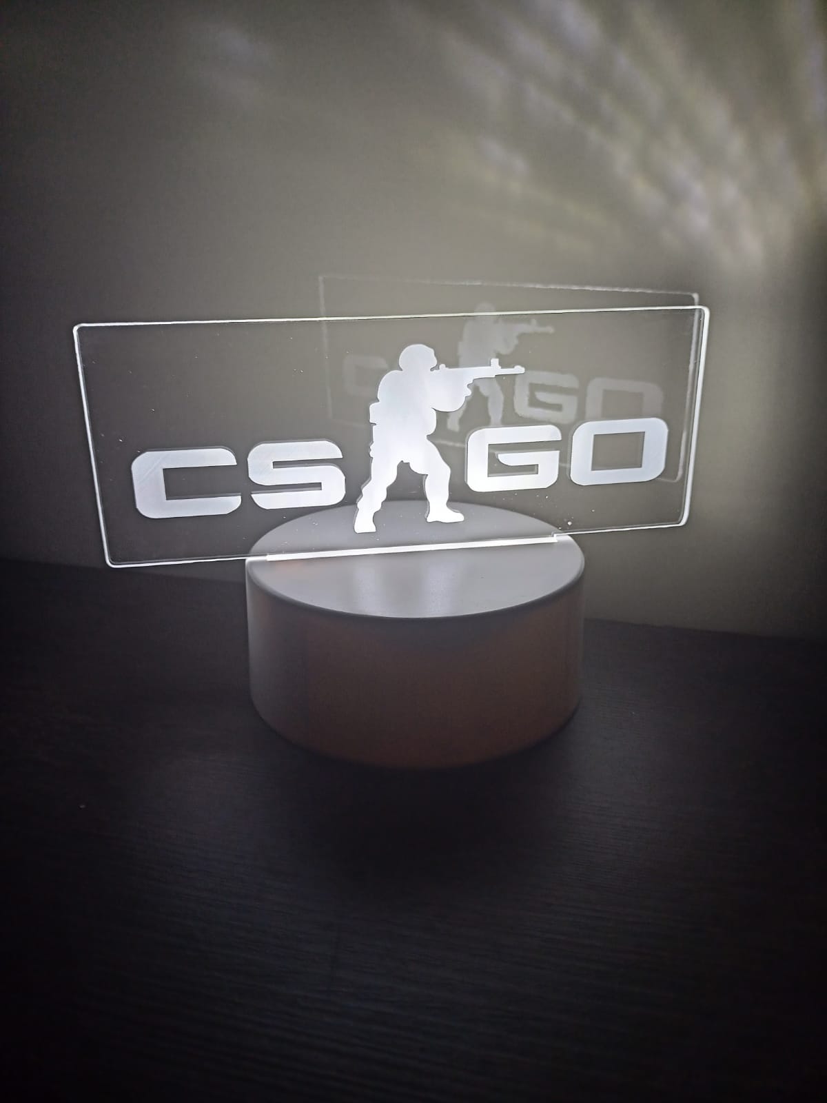 Luminária Abajur Cs Go Counter Strike Acrílico Led 3d Mesa Quarto Namorado Luz Presente Mãe Pai Filho Avo Namorada