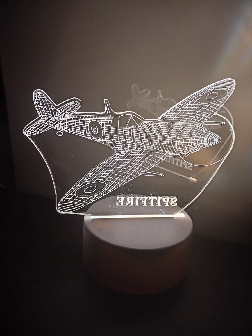 Luminária Abajur Avião Guerra SpitFire Display Led 3d Mesa Quarto Luz Presente Mãe Pai Filho Avo Namorada Ilusão Optica