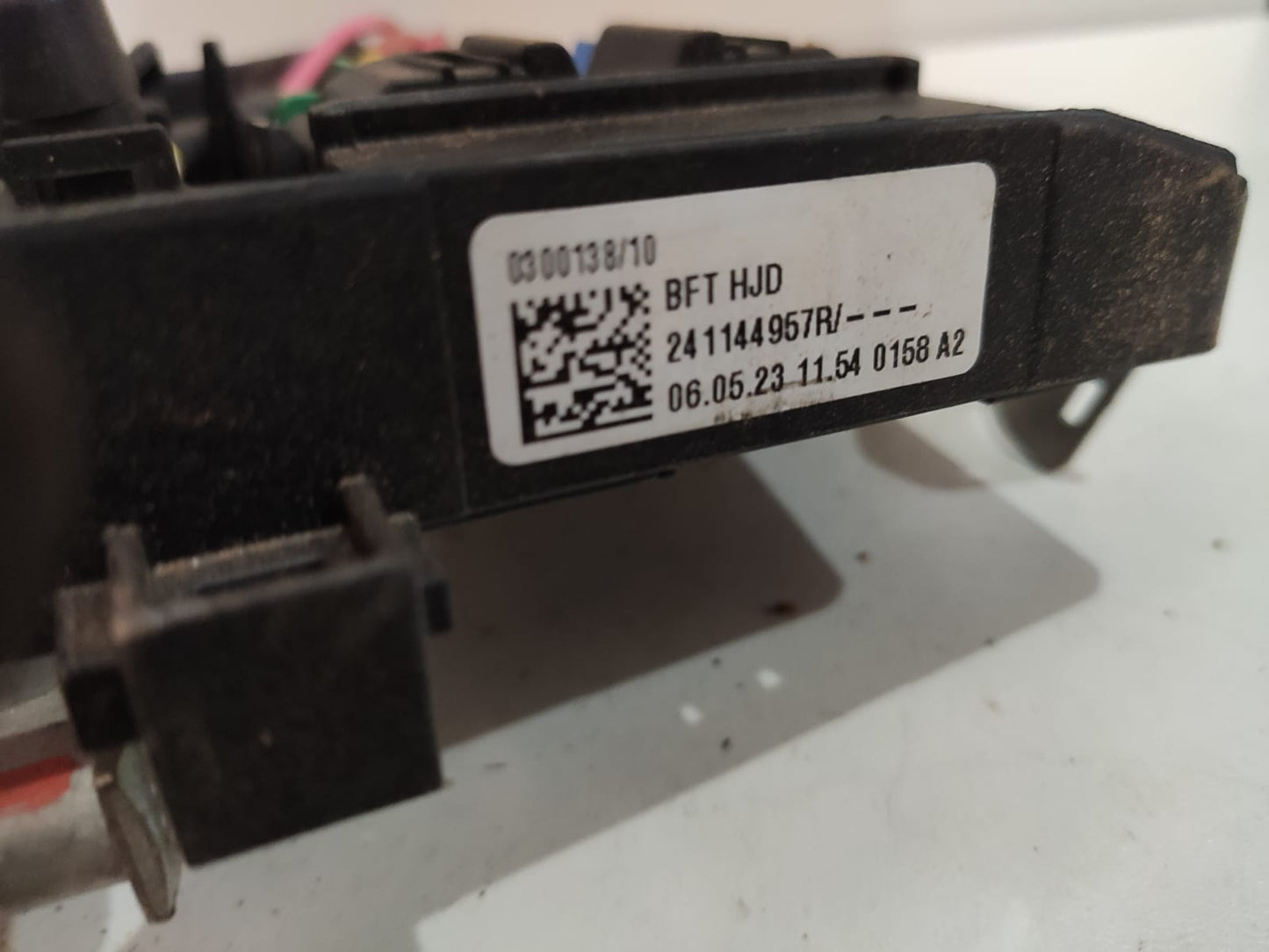 Modulo Caixa de Fusiveis Placa Bateria Oroch 1.6 241144957r
