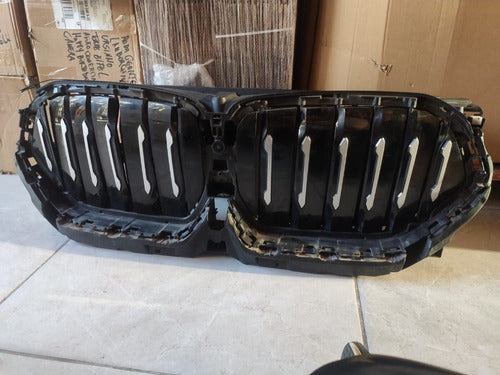 Grade Dianteira Frontal Radi Bm X5 2019 2020 2021 Quebrado 5113226775 9447386-06 226775