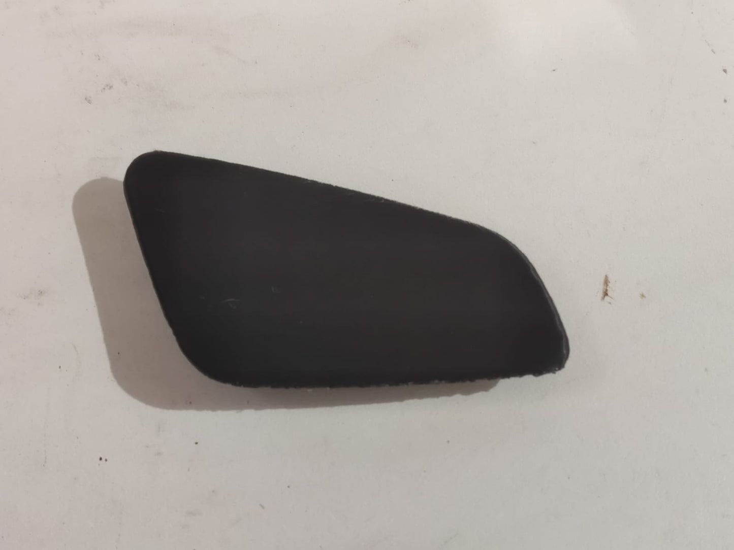 Tampa Esguicho Limpador Parachoque Dianteiro Farol Direito Aud A1 2011 2012 2013 2014 2015 8x0955276