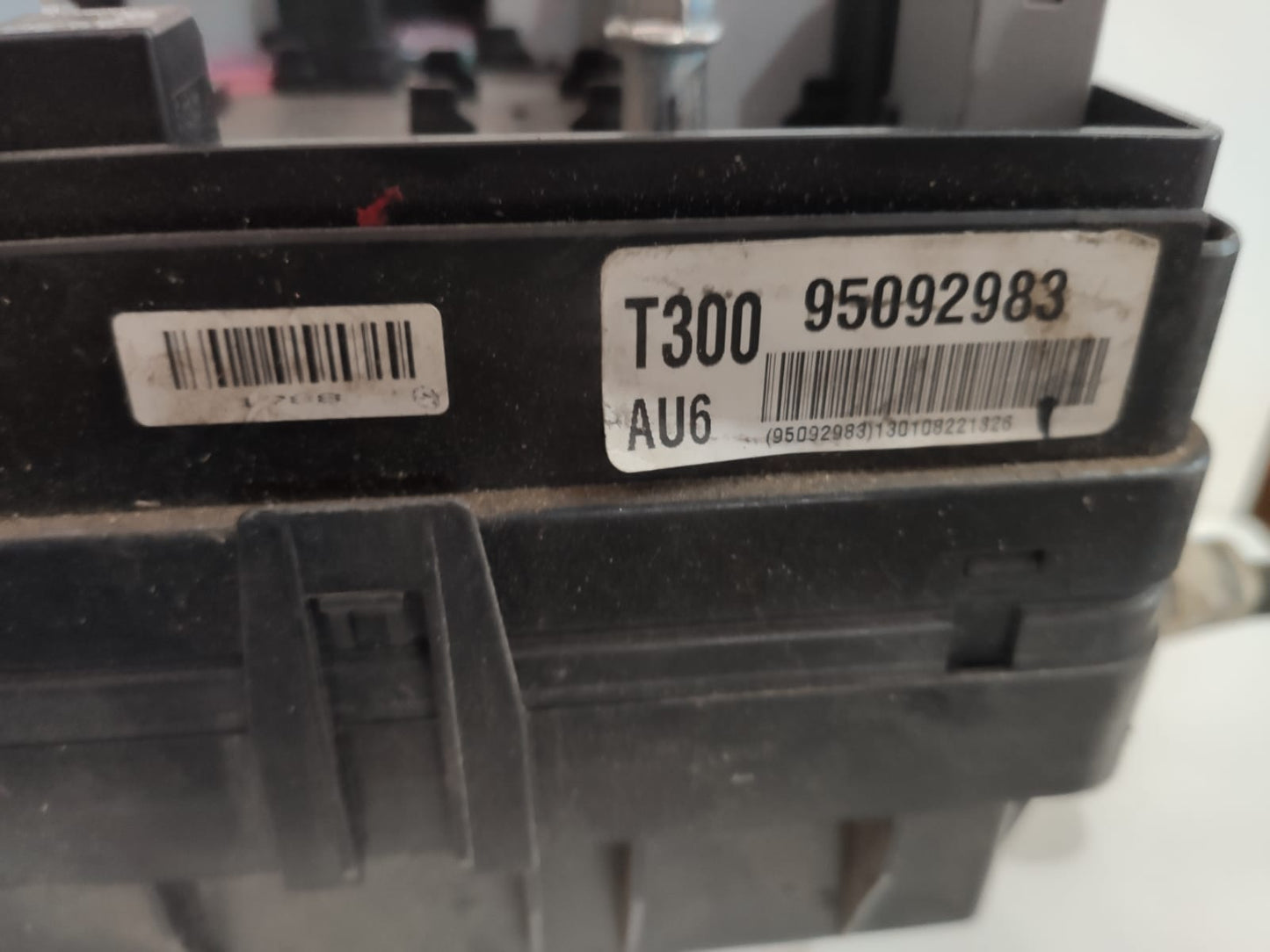 Modulo Caixa de Fusiveis Reles Motor Sonic Cobalt 95092983