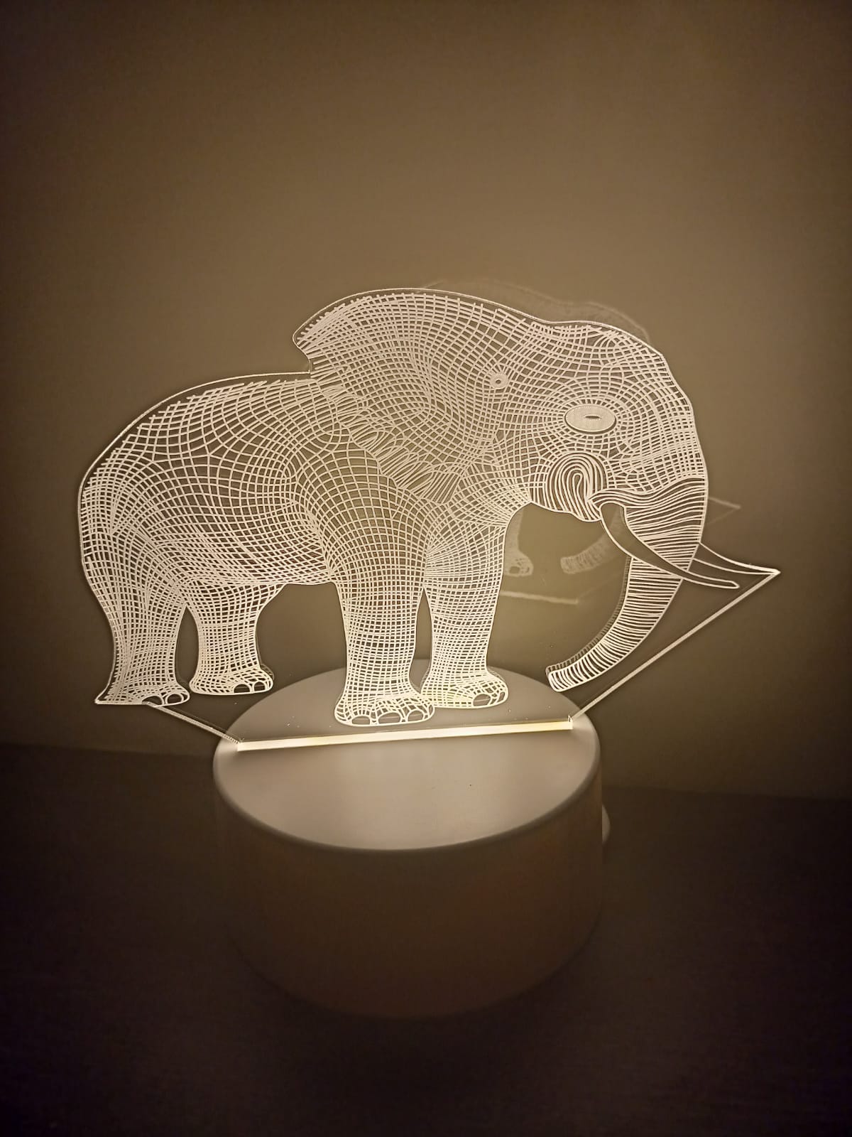 Luminária Abajur Animal Elefante Acrílico Led 3d Mesa Quarto Namorado Presente Mãe Pai Filho Avo Namorada Ilusão Optica