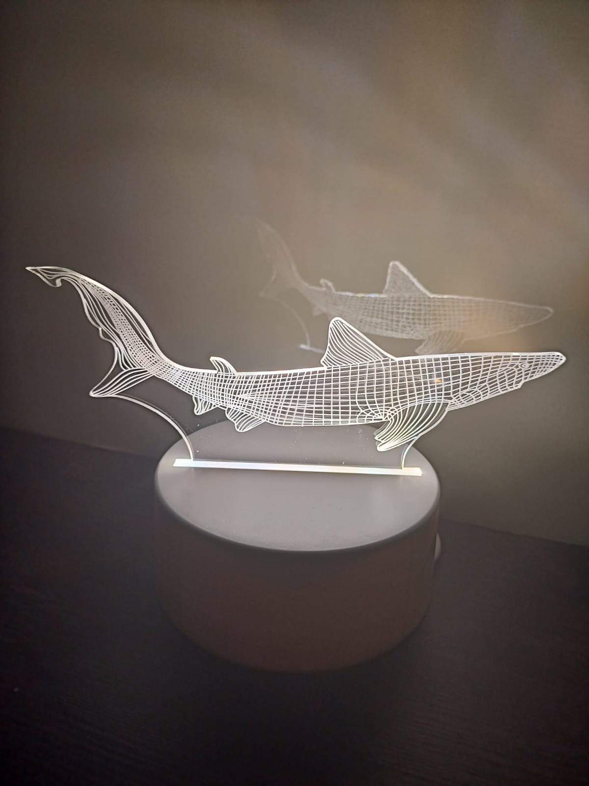 Luminária Abajur Tubarão Acrílico Led 3d Mesa Quarto Namorado Luz Presente Mãe Pai Filho Avo Namorada Ilusão Optica