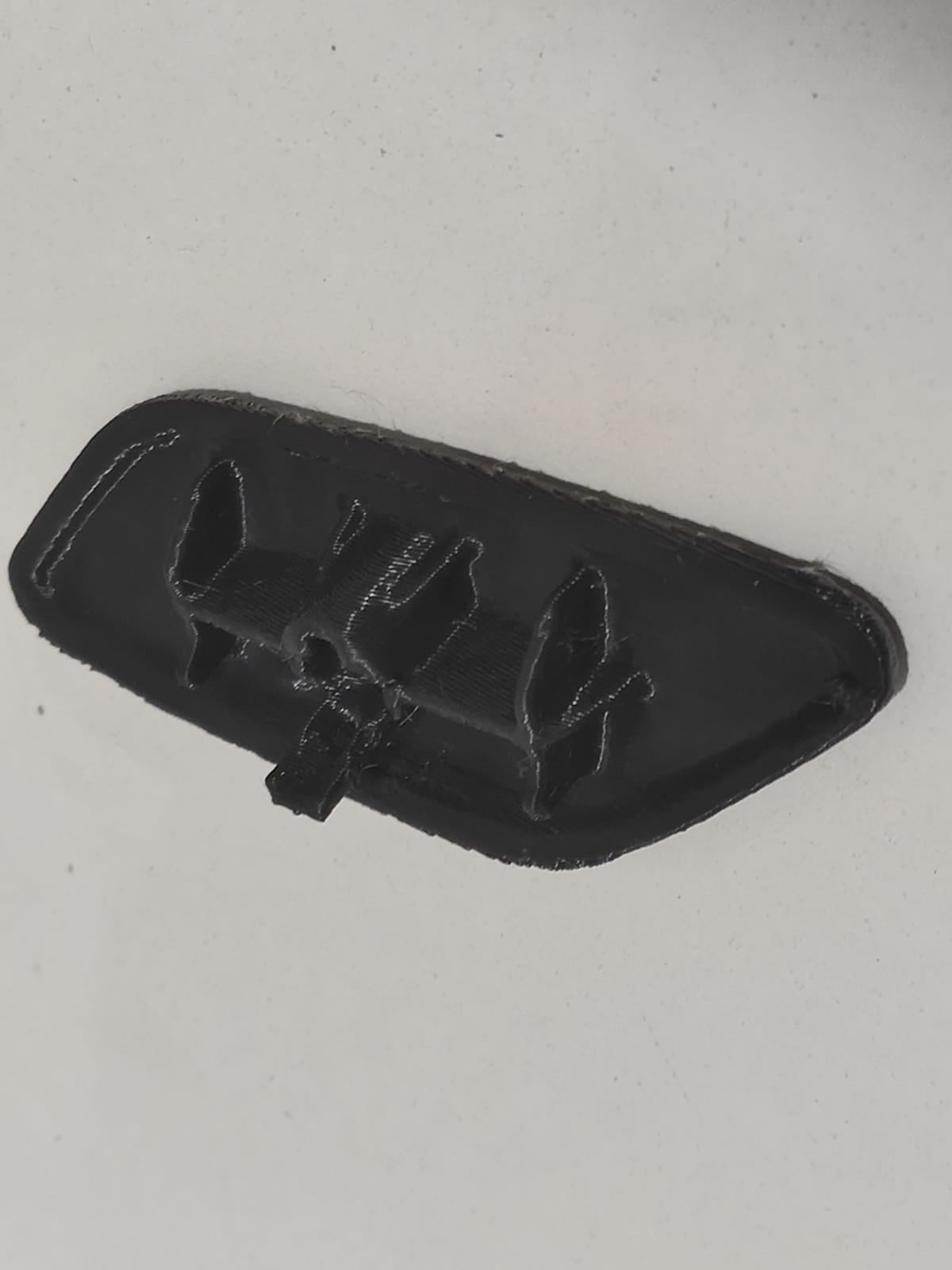 Tampa Parachoque Esguicho Limpador Farol Direito Hilux Sw4 2012 2013 2014 2015 850440k120