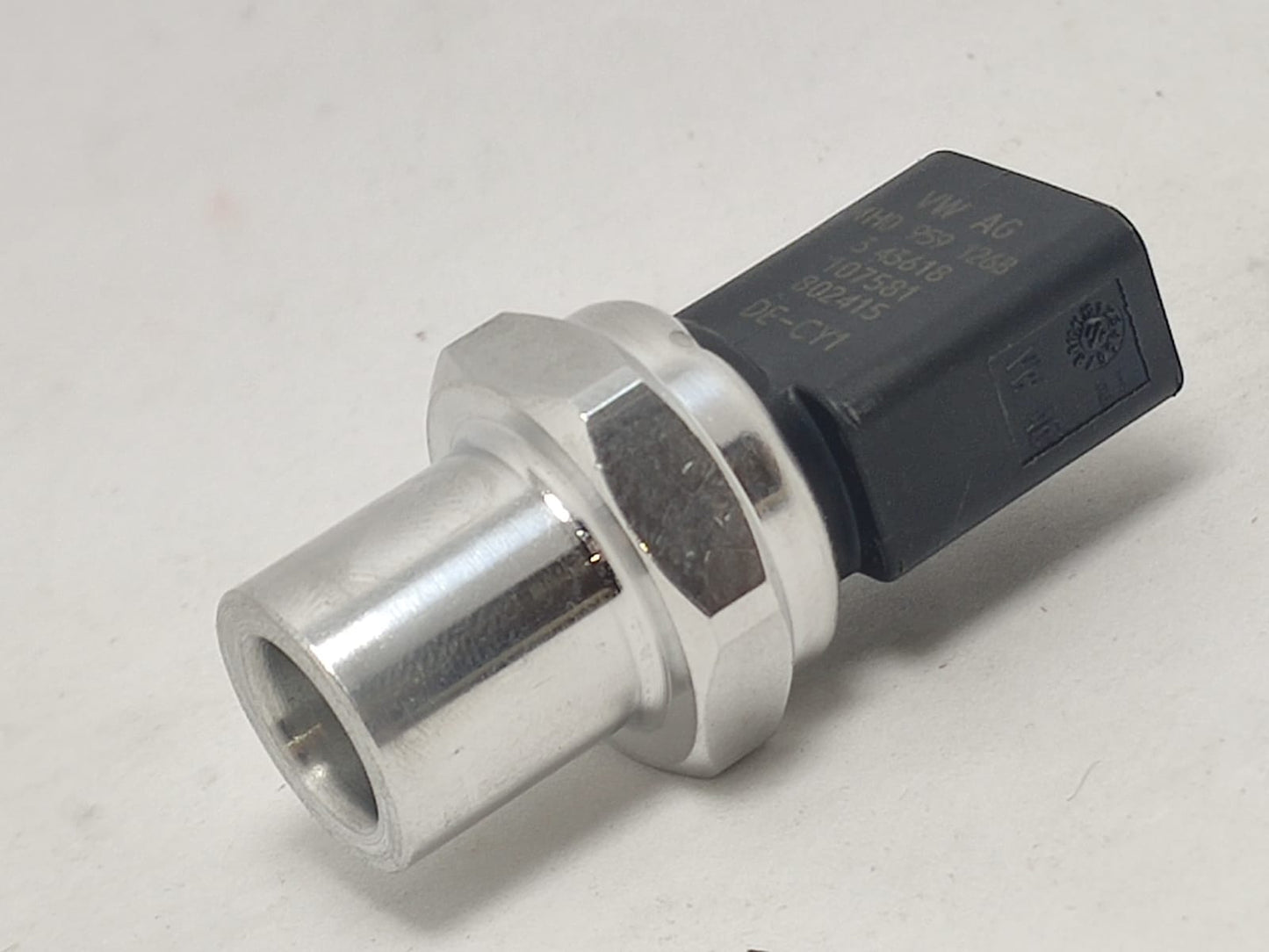 Pressostato do Ar Condicionado Aud A3 A4 A5 A6 A7 Q5 Golf Passat Touareg 2010 2011 2013 2014 2015 2016 2017 2018 2019