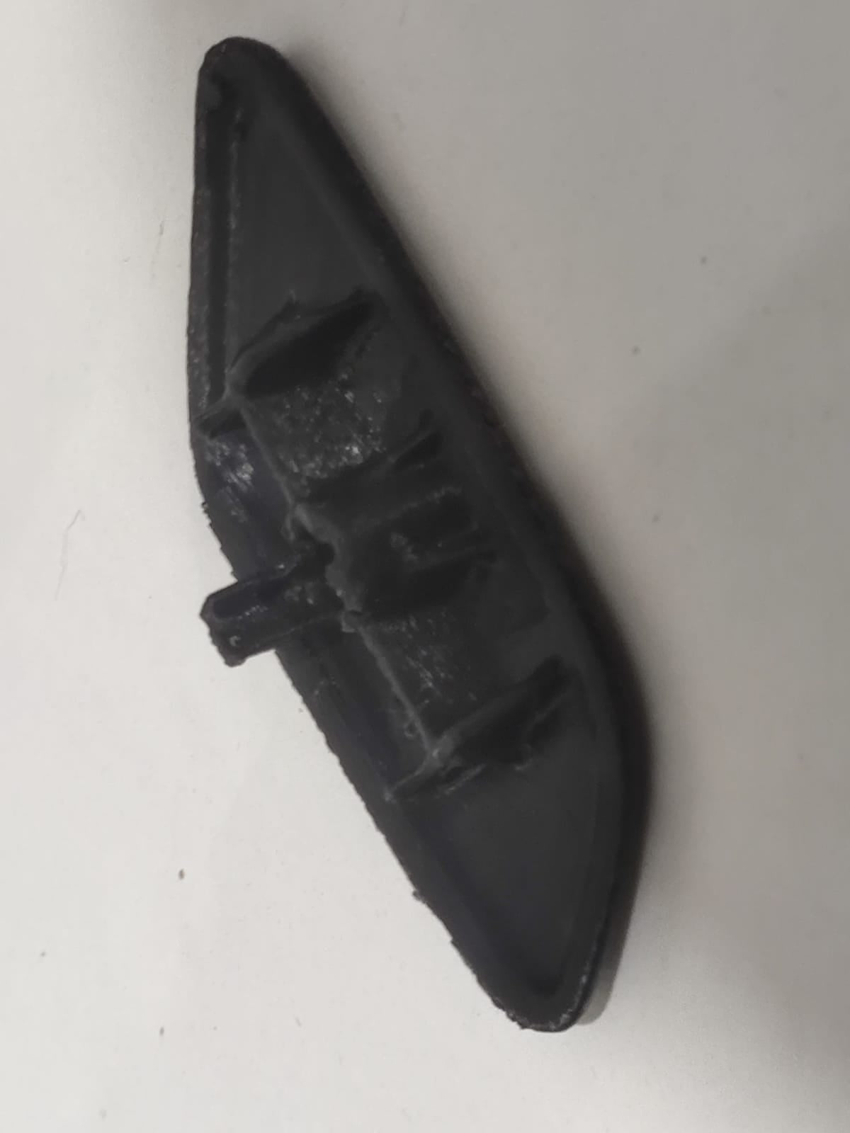 Tampa Parachoque Esguicho Limpador Farol Esquerdo Hilux Sw4 2012 2013 2014 2015 850450k130