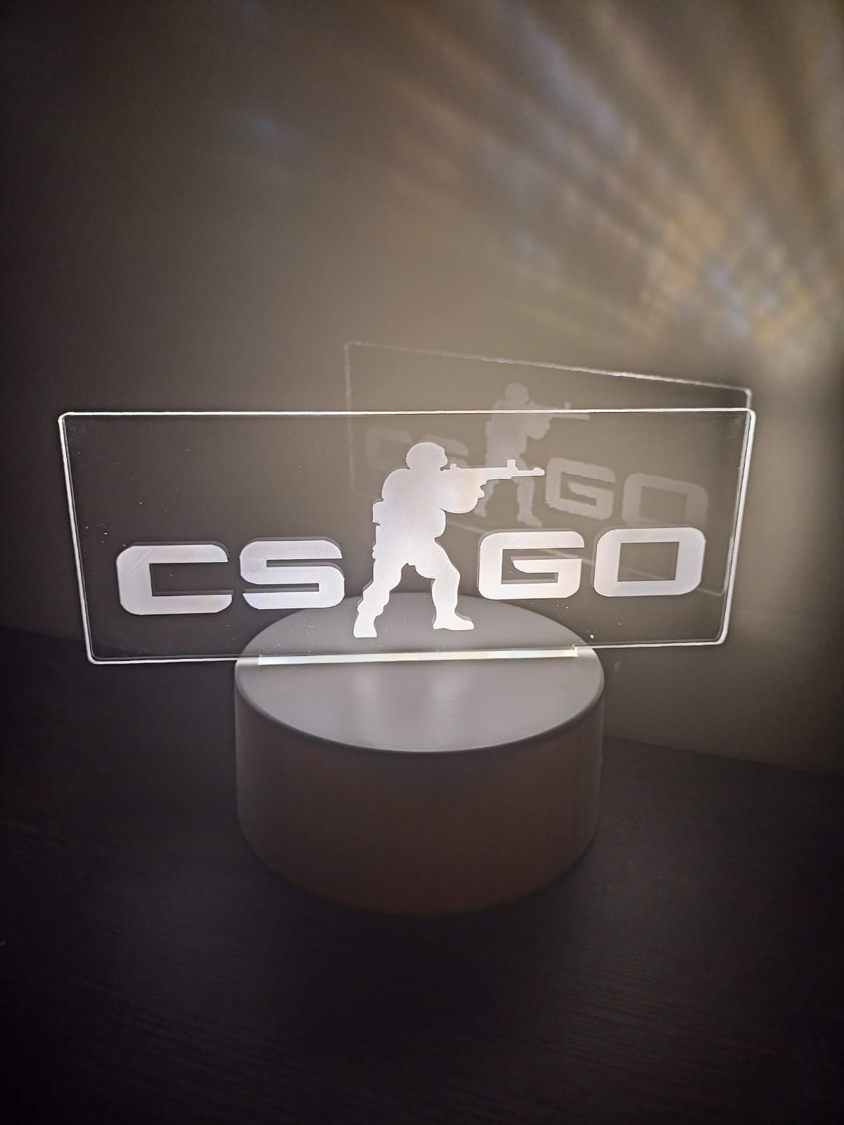 Luminária Abajur Cs Go Counter Strike Acrílico Led 3d Mesa Quarto Namorado Luz Presente Mãe Pai Filho Avo Namorada