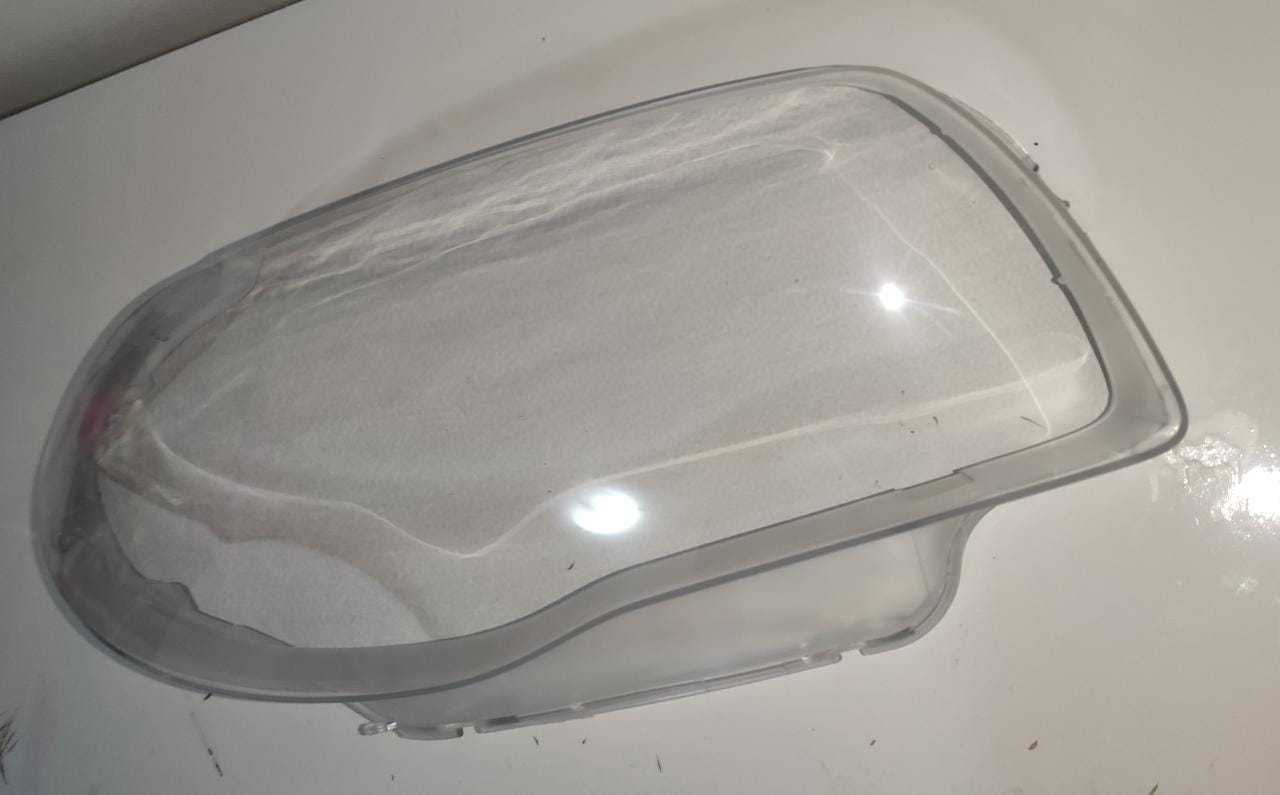 Lente do Farol Dianteiro Direito Bmw 116i 118i 120i 130i 135i E87 E82 2005 2006 2007 2008 2009 2010 Passageiro