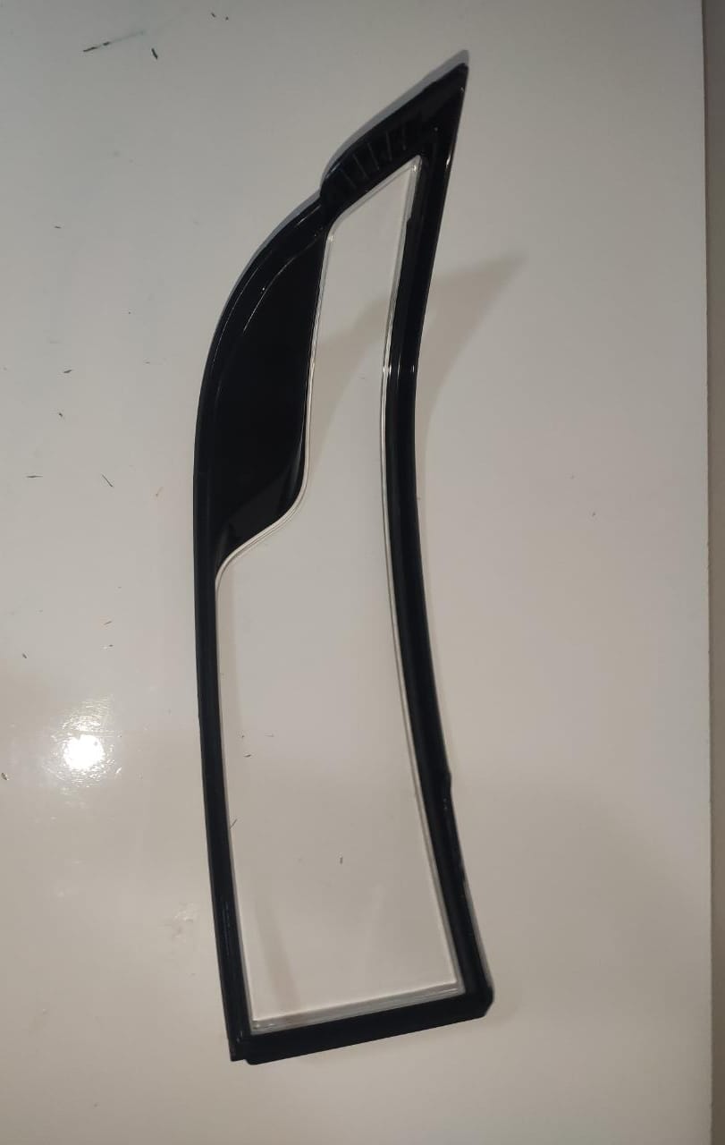 Lente da Lanterna Tampa Traseira Porta Malas Direito Range Rover Evoque 2011 2012 2013 2014 2015 2016 2018 Passageiro