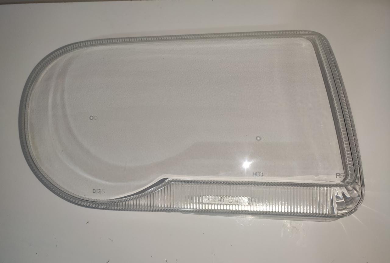 Lente do Farol Dianteiro Direito Chrysler 300C 2007 2008 2009 2010 PAssageiro