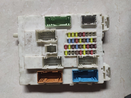 Caixa De Fusíveis Ford Focus 13-17 Dv6t14a073hj 97ri010012 A12739427 517607f09