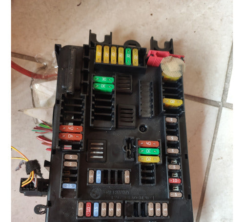 Módulo Caixa De Fusíveis Bm M1 135 125i 2014 2015 933788102 9337881 9337881-02 9337881-01