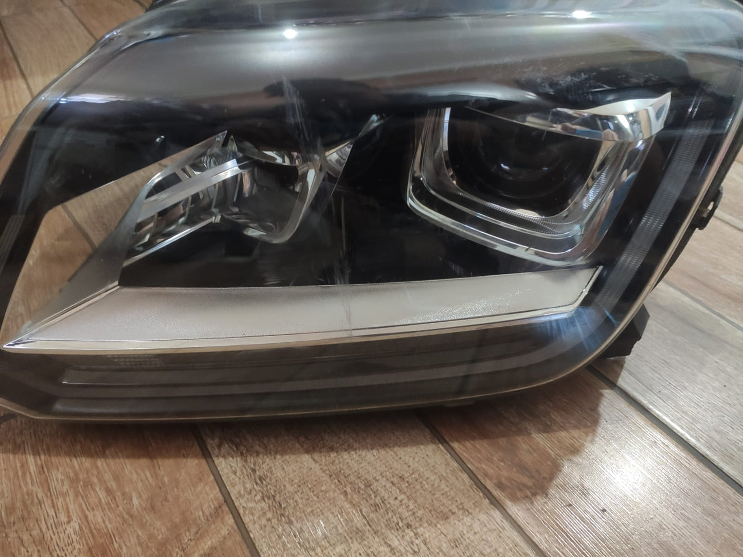 Farol Dianteiro Esquerdo Amarok Led 2017 2022 2h1941017a