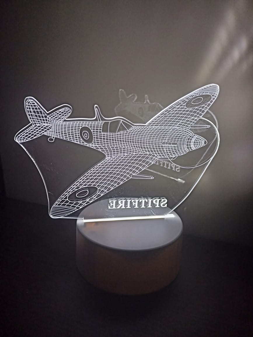 Luminária Abajur Avião Guerra SpitFire Display  Led 3d Mesa Quarto Luz Presente Mãe Pai Filho Avo Namorada Ilusão Optica