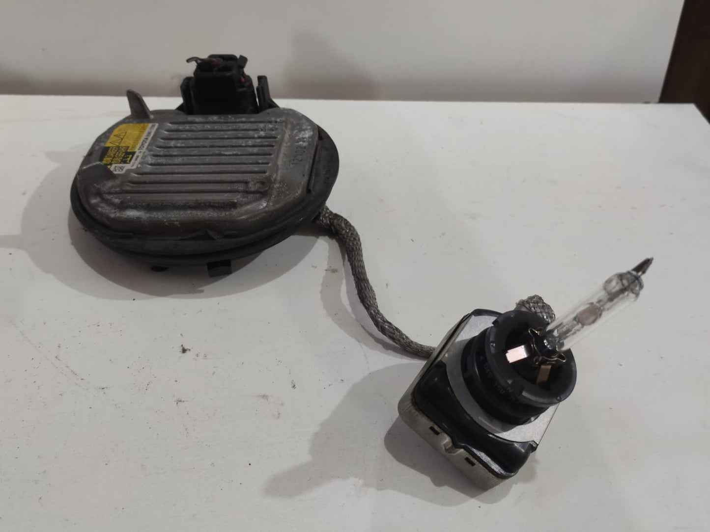 Modulo Retaor Farol Xenon Lampada hilux Sw4 Fores 8596722080
