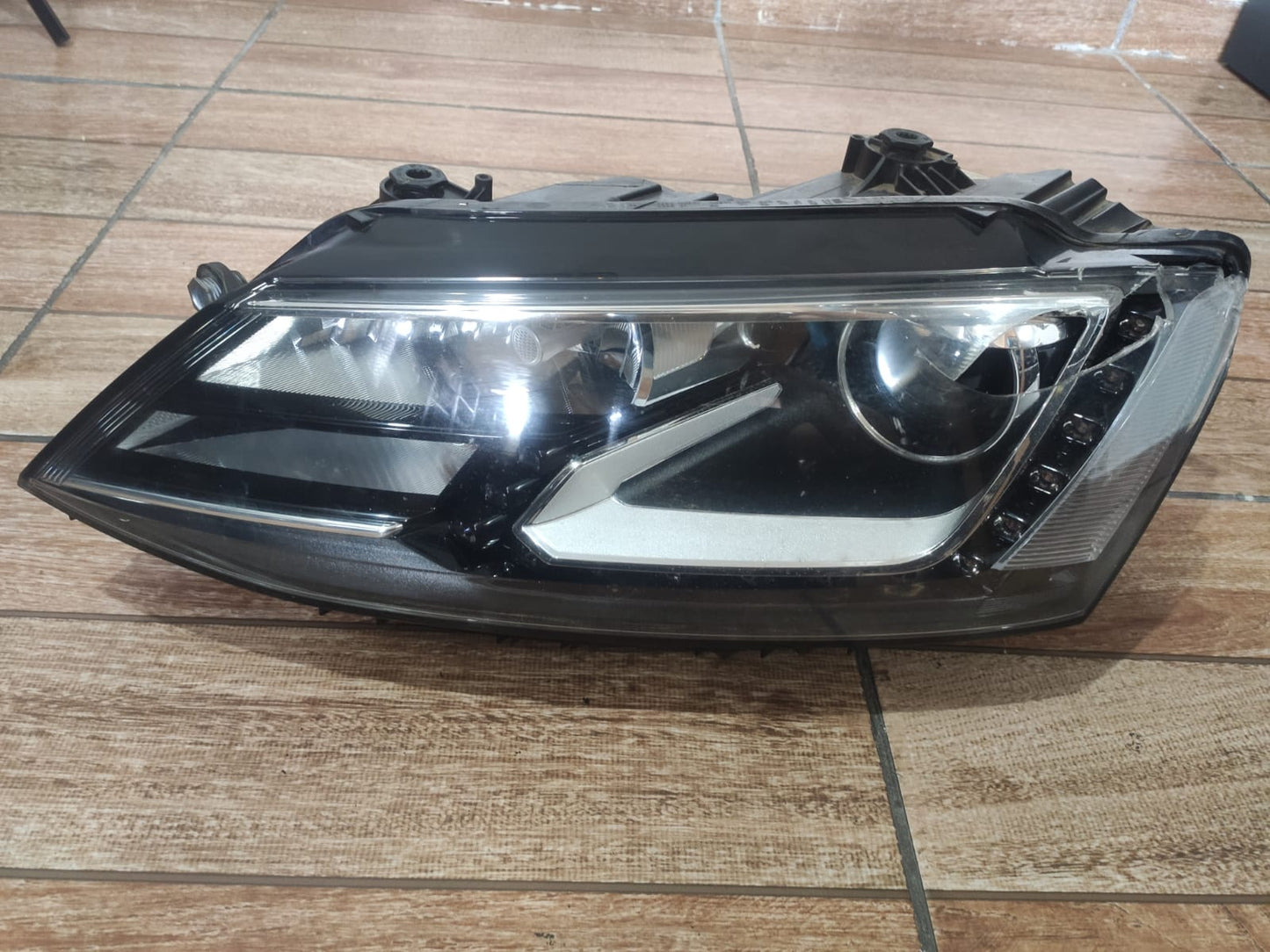 Farol Dianteiro Esquerdo Completo Jetta Highline Tsi 2013 2014 2015 2016 2017 original 5c7941751e