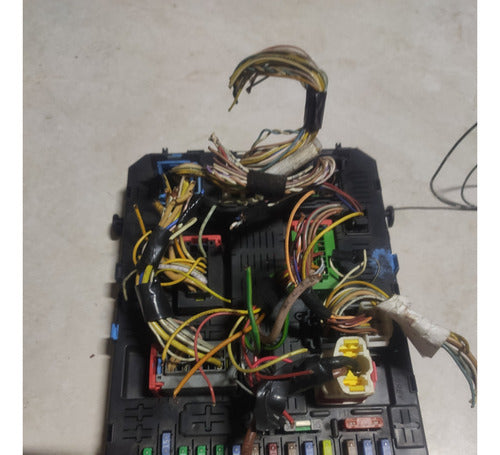 Módulo Caixa Fusíveis Bsi Peuge 308 C4 1.6 2010 9666895780