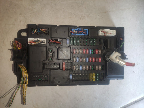 Módulo Caixa De Fusíveis Bm Mini 6135980958901 51946t203 980958901 0100108381