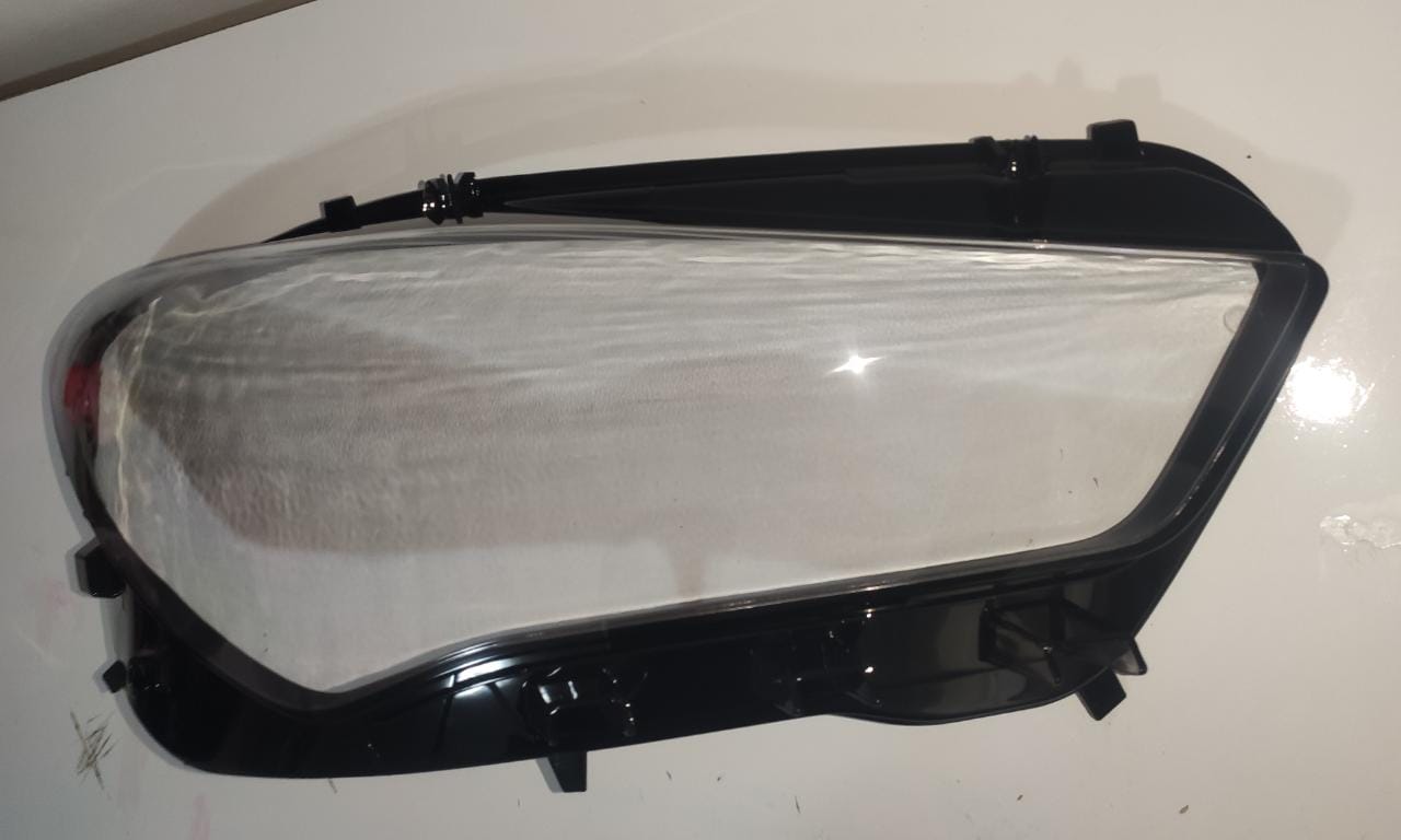 Lente do Farol Dianteiro Direito Mercedes CLA180 CLA200 2020 2021 2022 Passageiro
