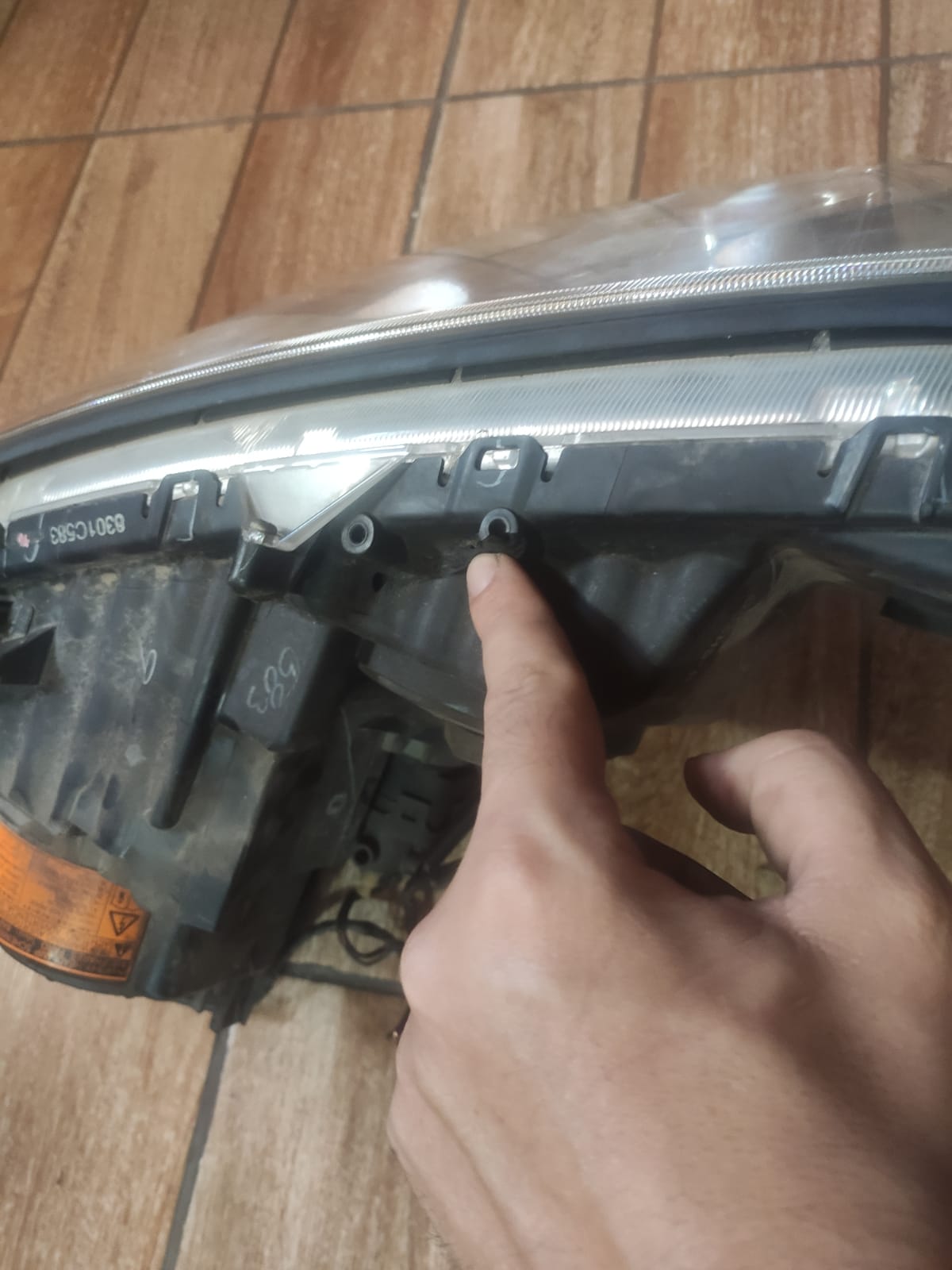 Farol Dianteiro Esquerdo Pajero dakar L200 Xenon 09-16 origi